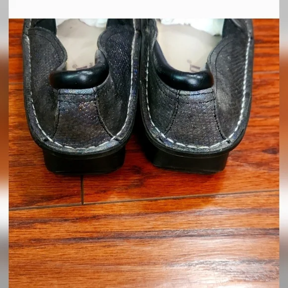 Alegria Womens Irridesent Slip on Debs Clogs - Picture 6 of 6